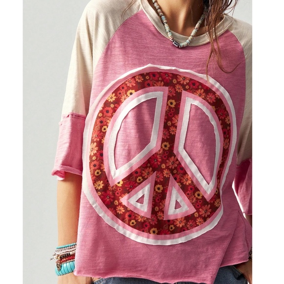 Floral Print Peach Sign Patch Cotton Oversized Top - Picture 2 of 6